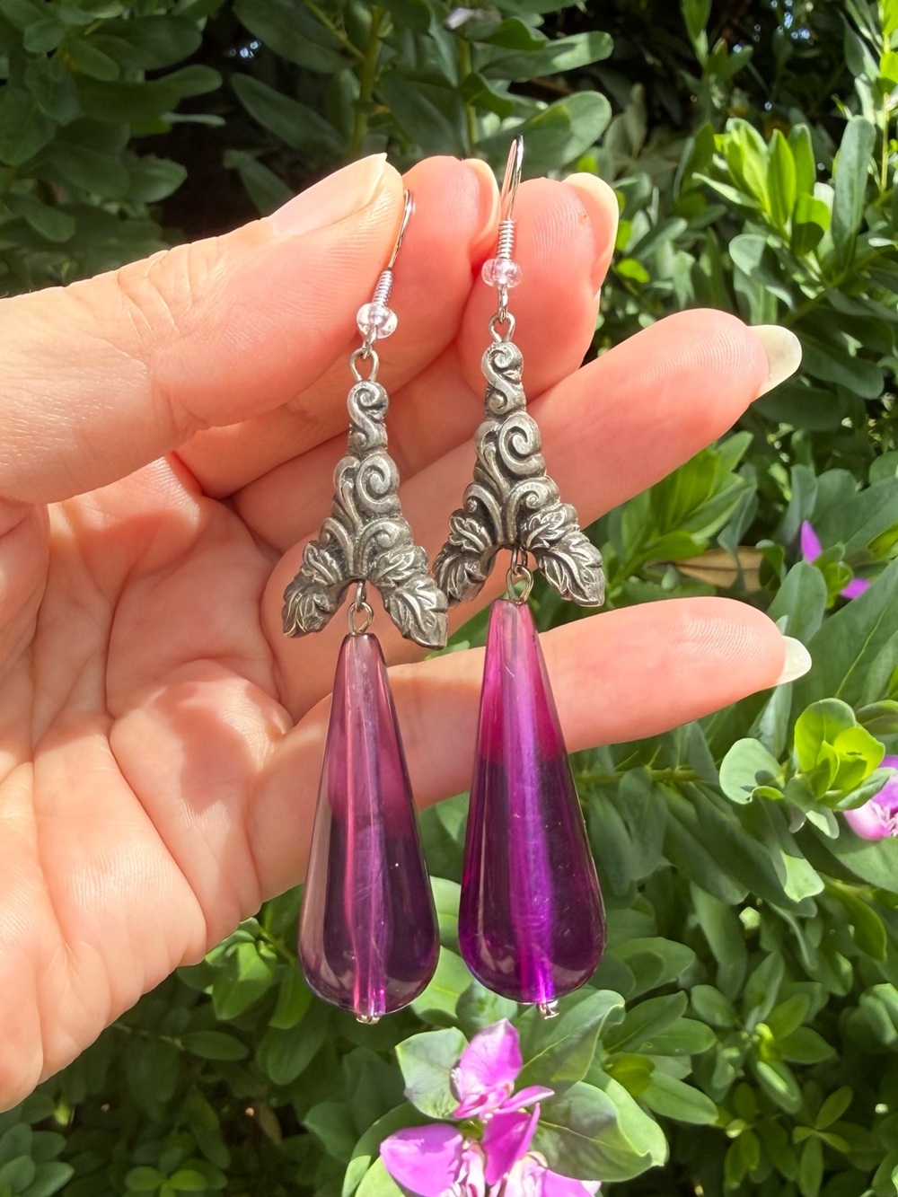 Vintage Purple Lucite Teardrop Dangle Earrings Ornate Silver Tone Art Deco Style